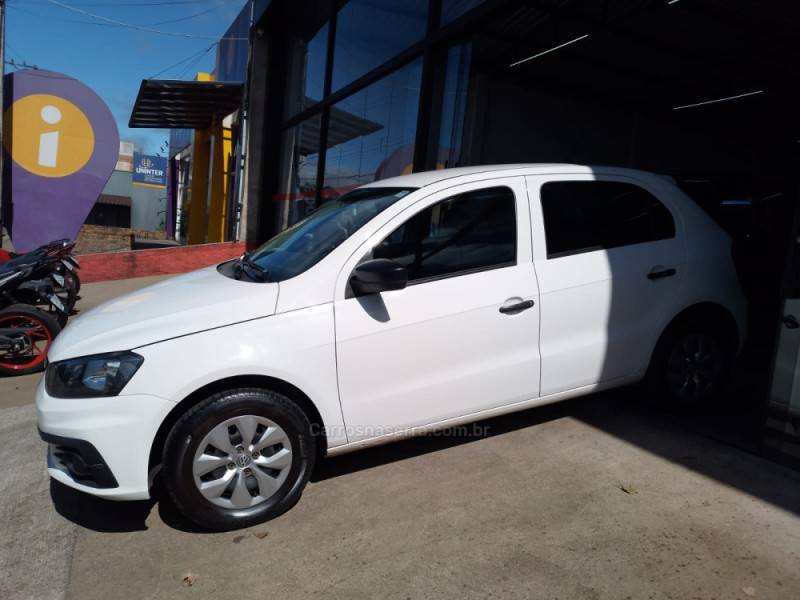 VOLKSWAGEN - GOL - 2017/2018 - Branca - R$ 48.000,00