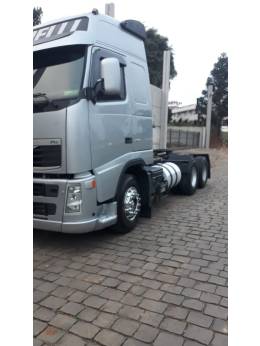 VOLVO - FH - 2008/2008 - Prata - R$ 315.000,00