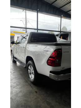TOYOTA - HILUX - 2016/2017 - Branca - R$ 164.900,00