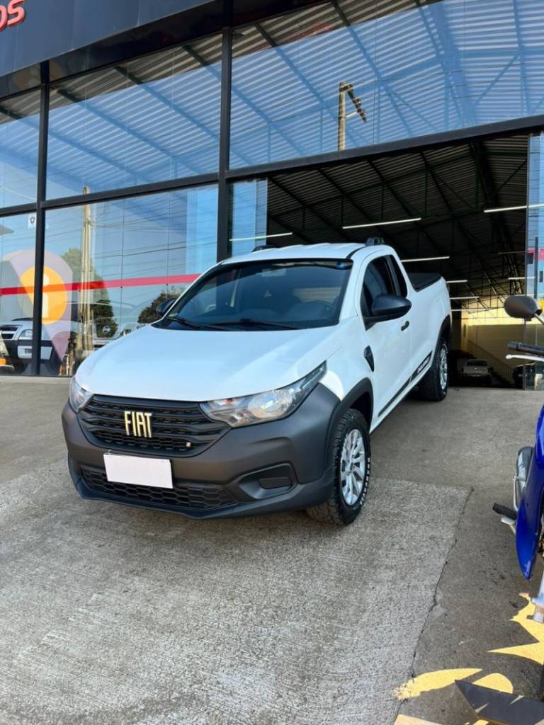 FIAT - STRADA - 2021/2022 - Branca - R$ 74.900,00