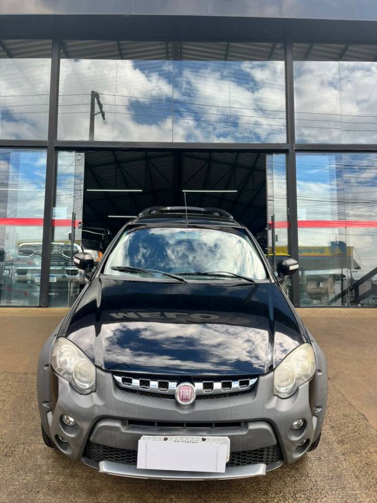 FIAT - PALIO - 2013/2014 - Preta - R$ 42.900,00