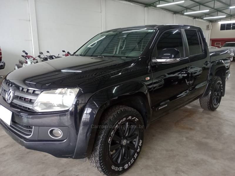 VOLKSWAGEN - AMAROK - 2012/2013 - Preta - R$ 99.000,00