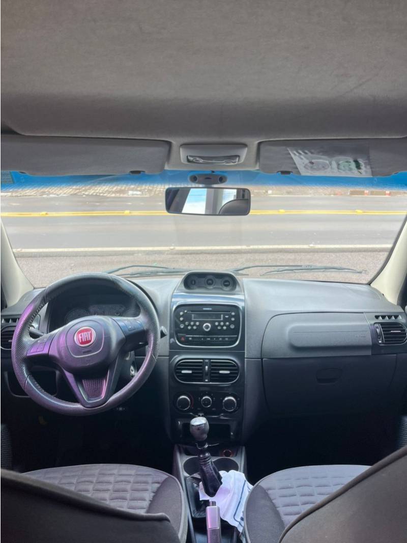FIAT - PALIO - 2013/2014 - Preta - R$ 42.900,00