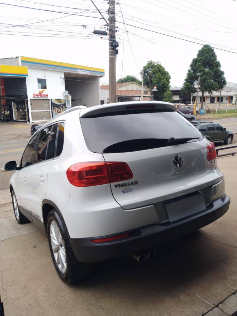 VOLKSWAGEN - TIGUAN - 2014/2015 - Branca - Sob Consulta