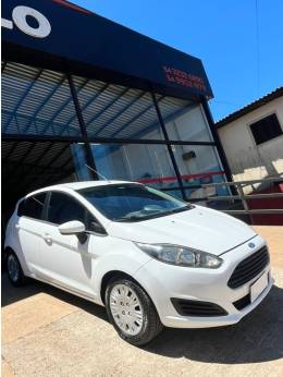 FORD - FIESTA - 2015/2015 - Branca - R$ 44.900,00