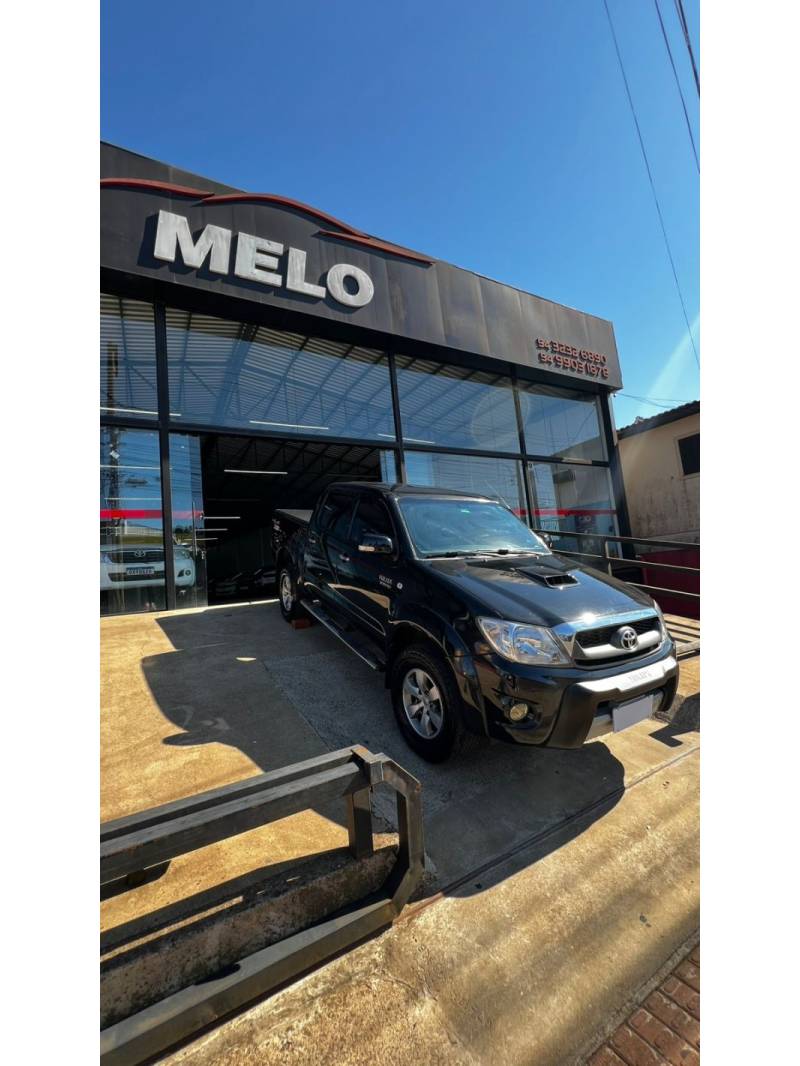 TOYOTA - HILUX - 2009/2010 - Preta - R$ 110.000,00