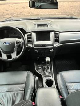 FORD - RANGER - 2020/2021 - Preta - R$ 174.900,00