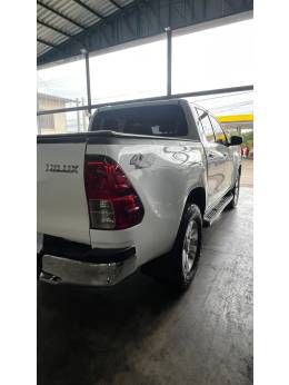 TOYOTA - HILUX - 2016/2017 - Branca - R$ 164.900,00