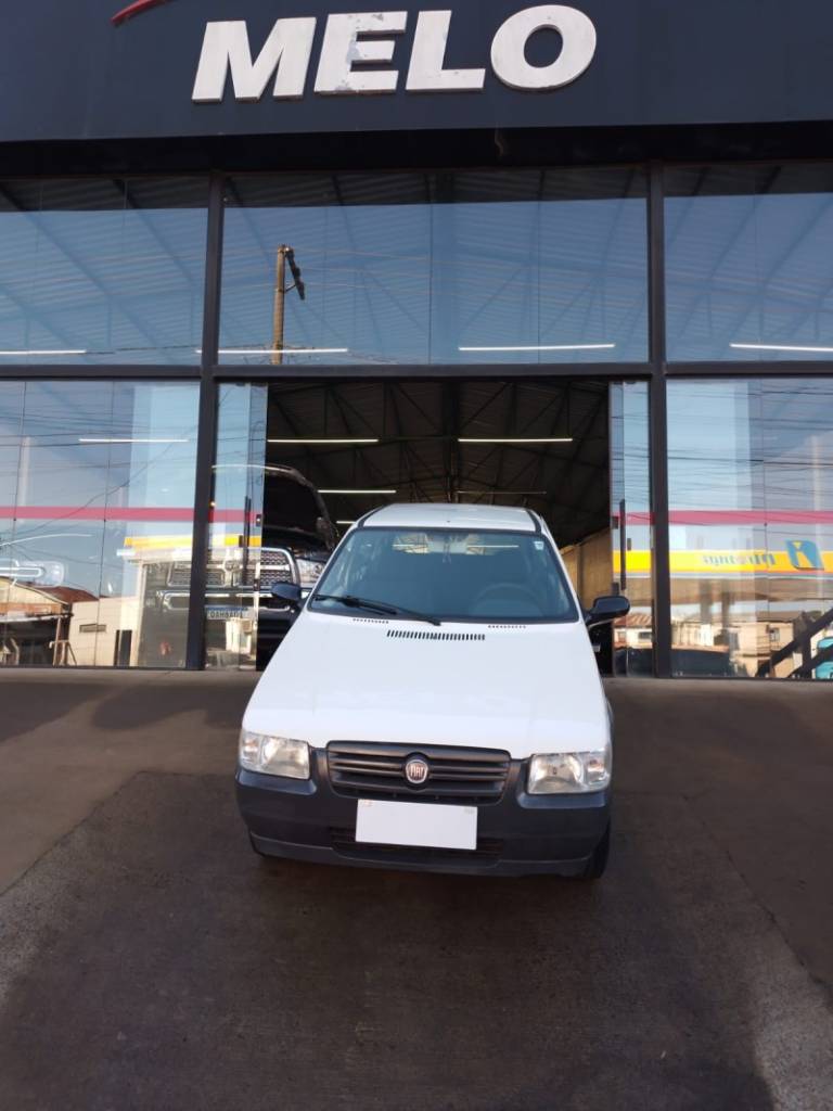 FIAT - UNO - 2010/2011 - Branca - R$ 23.500,00