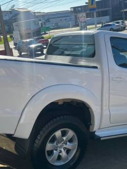 TOYOTA - HILUX - 2014/2015 - Branca - R$ 118.000,00