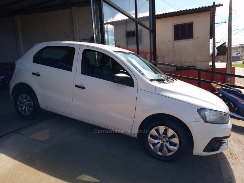 VOLKSWAGEN - GOL - 2017/2018 - Branca - R$ 48.000,00