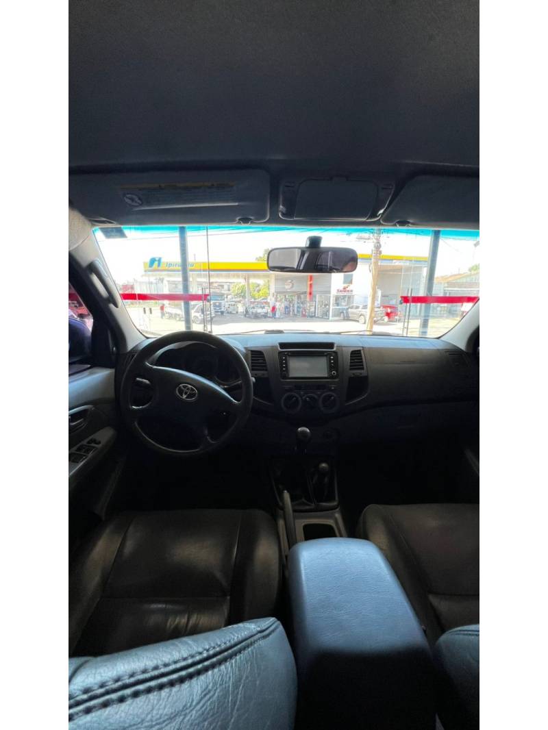 TOYOTA - HILUX - 2009/2010 - Preta - R$ 110.000,00