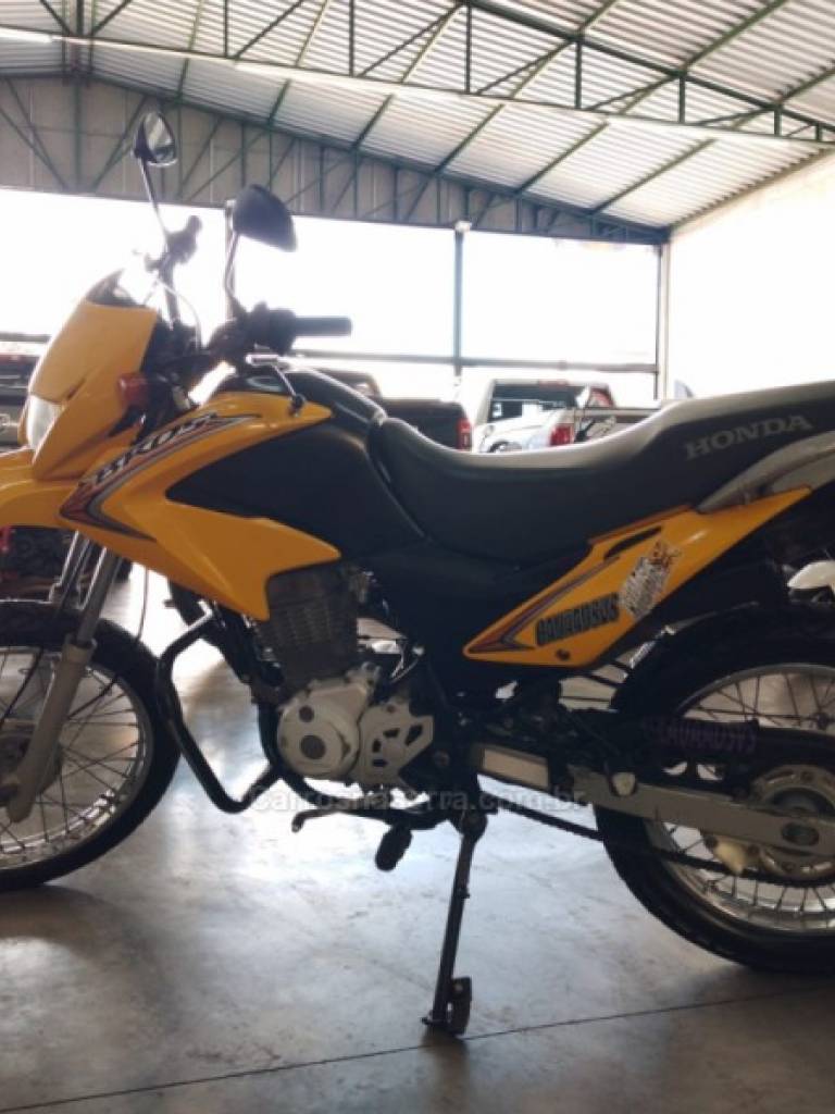 HONDA - NXR 125 - 2013/2014 - Amarela - R$ 11.900,00