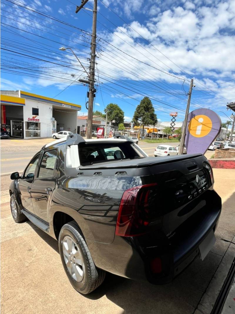 RENAULT - OROCH - 2019/2019 - Preta - R$ 79.900,00