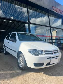 FIAT - PALIO - 2013/2014 - Branca - R$ 28.900,00