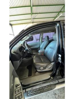 TOYOTA - HILUX - 2009/2010 - Preta - R$ 110.000,00