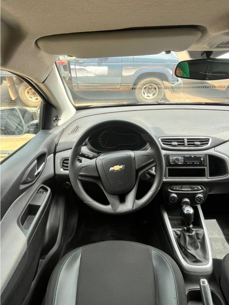 CHEVROLET - ONIX - 2019/2019 - Prata - R$ 59.900,00