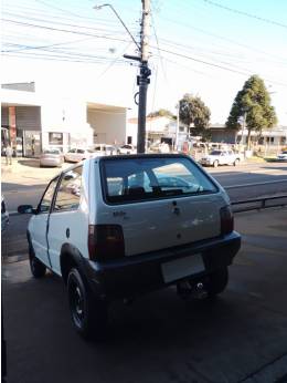 FIAT - UNO - 2010/2011 - Branca - R$ 23.500,00
