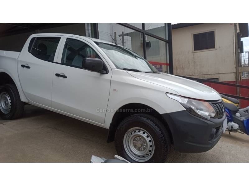 MITSUBISHI - L200 TRITON - 2021/2021 - Branca - Sob Consulta