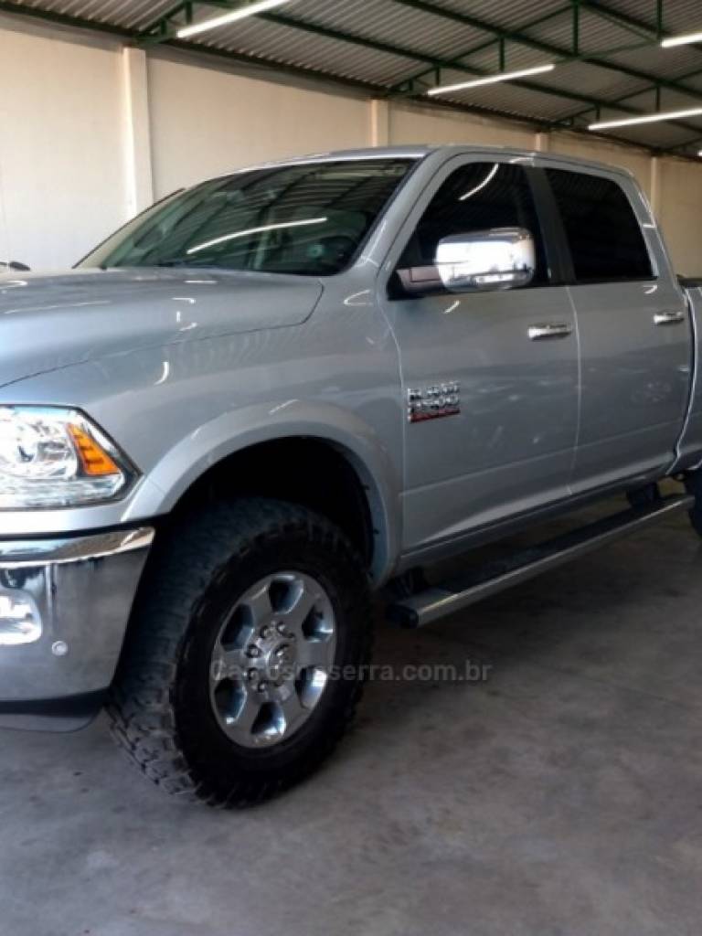 RAM - 2500 LARAMIE - 2016/2016 - Prata - Sob Consulta