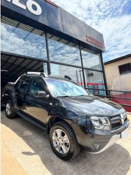 RENAULT - OROCH - 2019/2019 - Preta - R$ 79.900,00