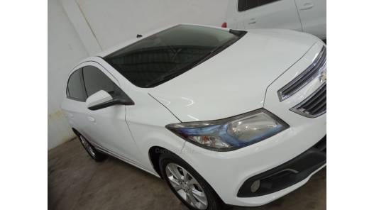 CHEVROLET - PRISMA - 2013/2014 - Branca - R$ 54.900,00