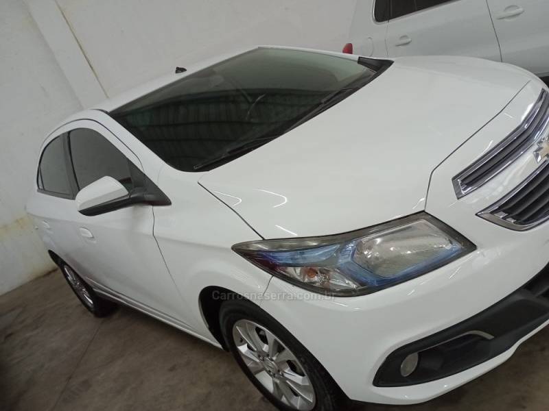 CHEVROLET - PRISMA - 2013/2014 - Branca - R$ 54.900,00