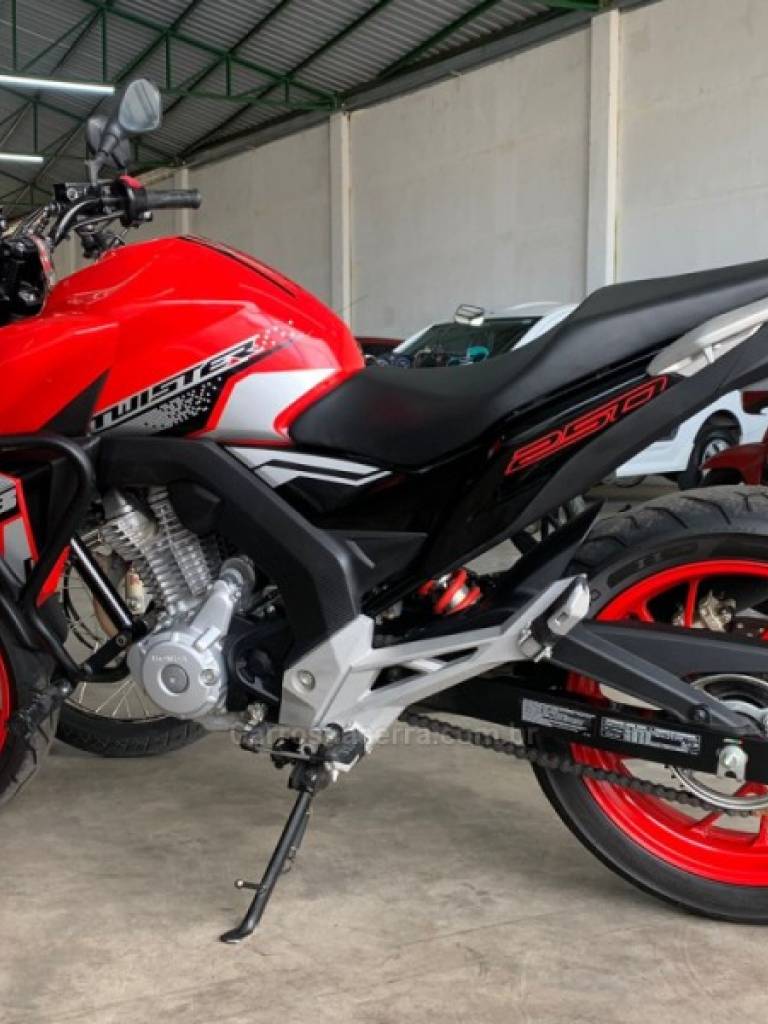 HONDA - CB 250F TWISTER - 2021/2021 - Vermelha - R$ 22.500,00