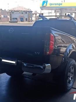 NISSAN - FRONTIER - 2013/2014 - Preta - R$ 104.000,00