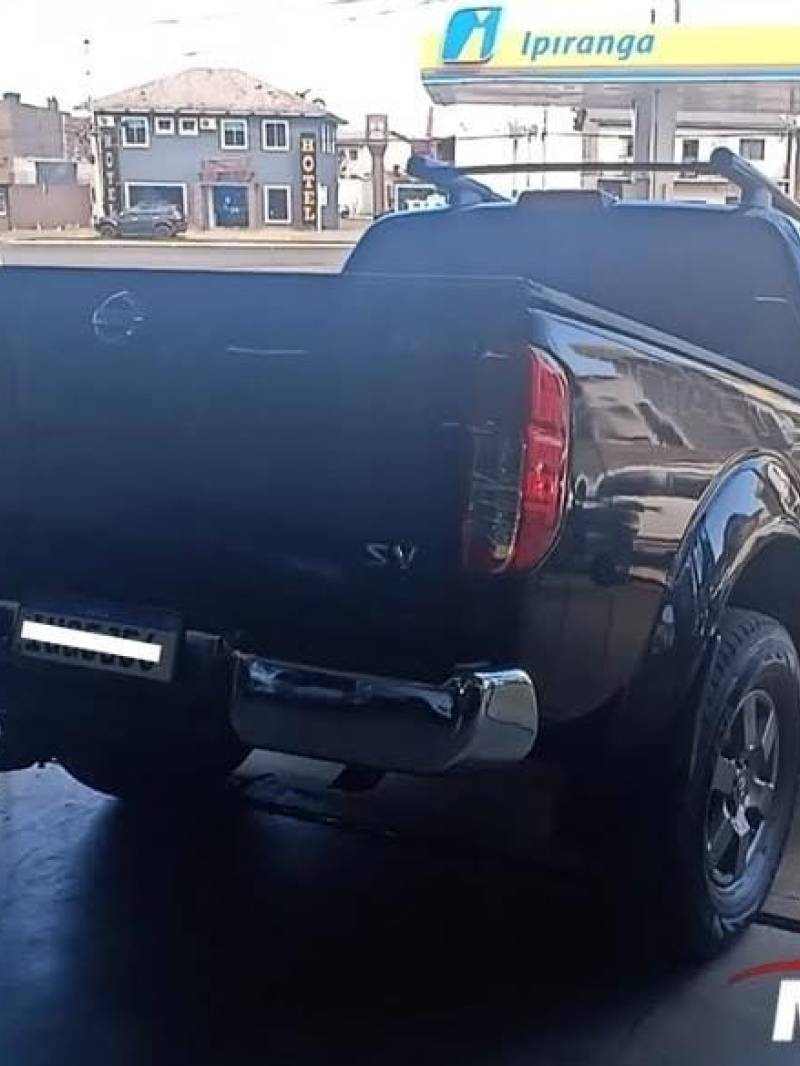 NISSAN - FRONTIER - 2013/2014 - Preta - R$ 104.000,00