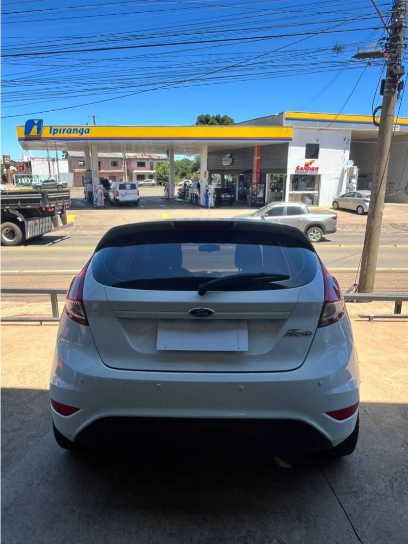 FORD - FIESTA - 2015/2015 - Branca - R$ 44.900,00