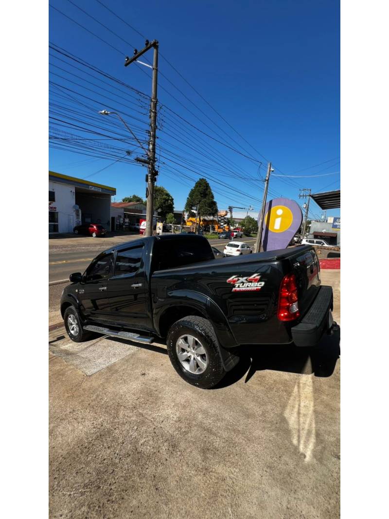 TOYOTA - HILUX - 2009/2010 - Preta - R$ 110.000,00