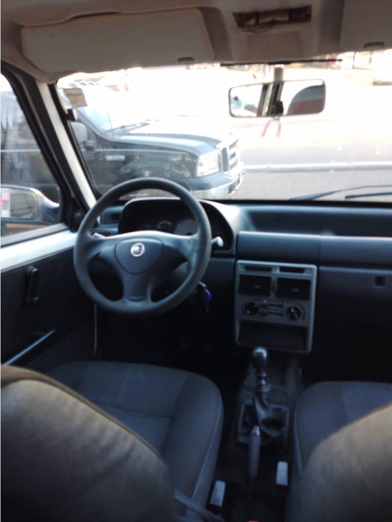 FIAT - UNO - 2010/2011 - Branca - R$ 23.500,00