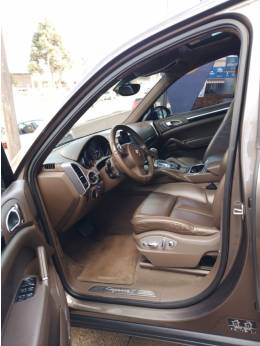PORSCHE - CAYENNE - 2010/2011 - Marrom - Sob Consulta