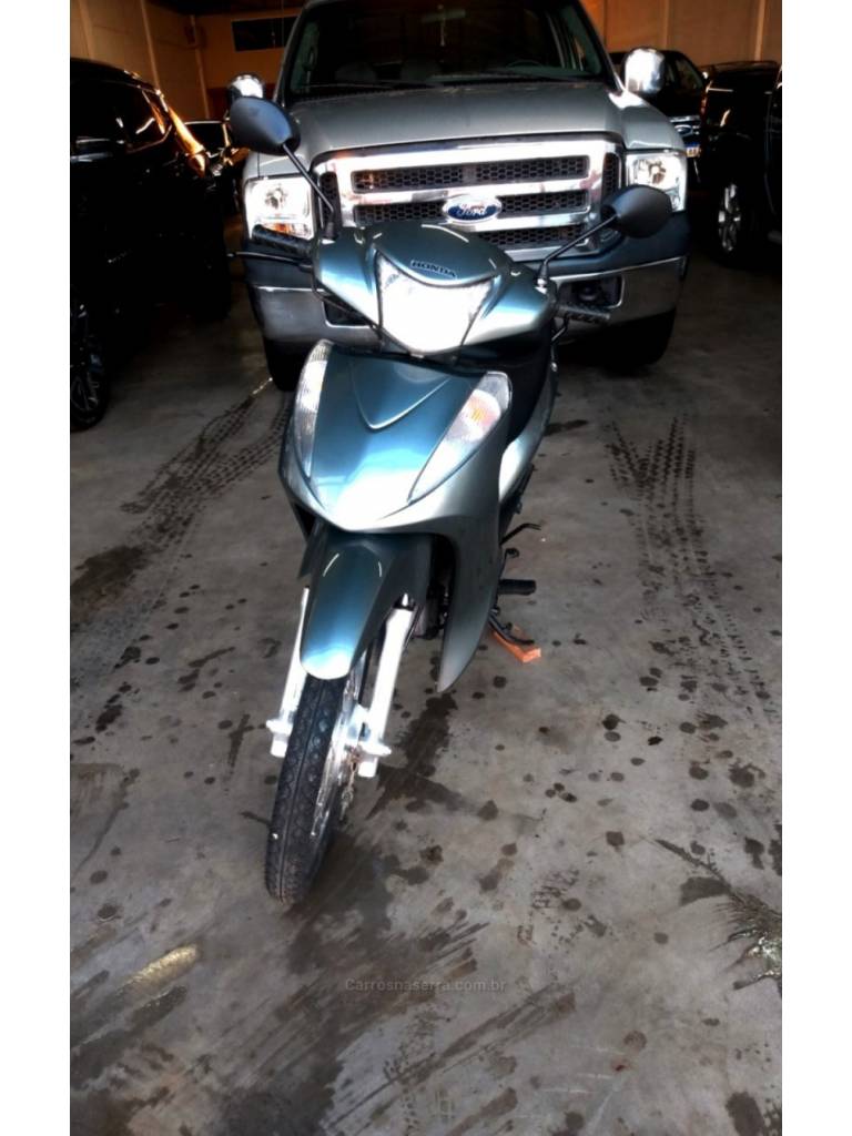 HONDA - BIZ 125 - 2011/2012 - Prata - R$ 10.900,00