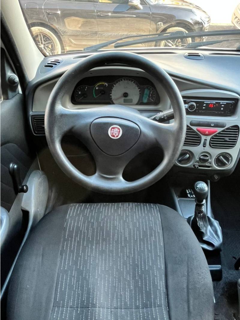 FIAT - PALIO - 2013/2014 - Branca - R$ 28.900,00
