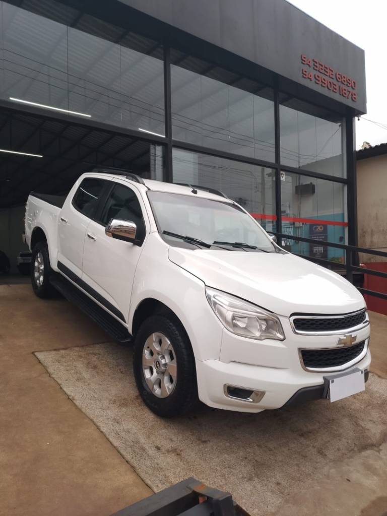CHEVROLET - S10 - 2012/2013 - Branca - R$ 89.900,00