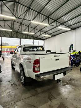 TOYOTA - HILUX - 2014/2014 - Branca - R$ 144.900,00