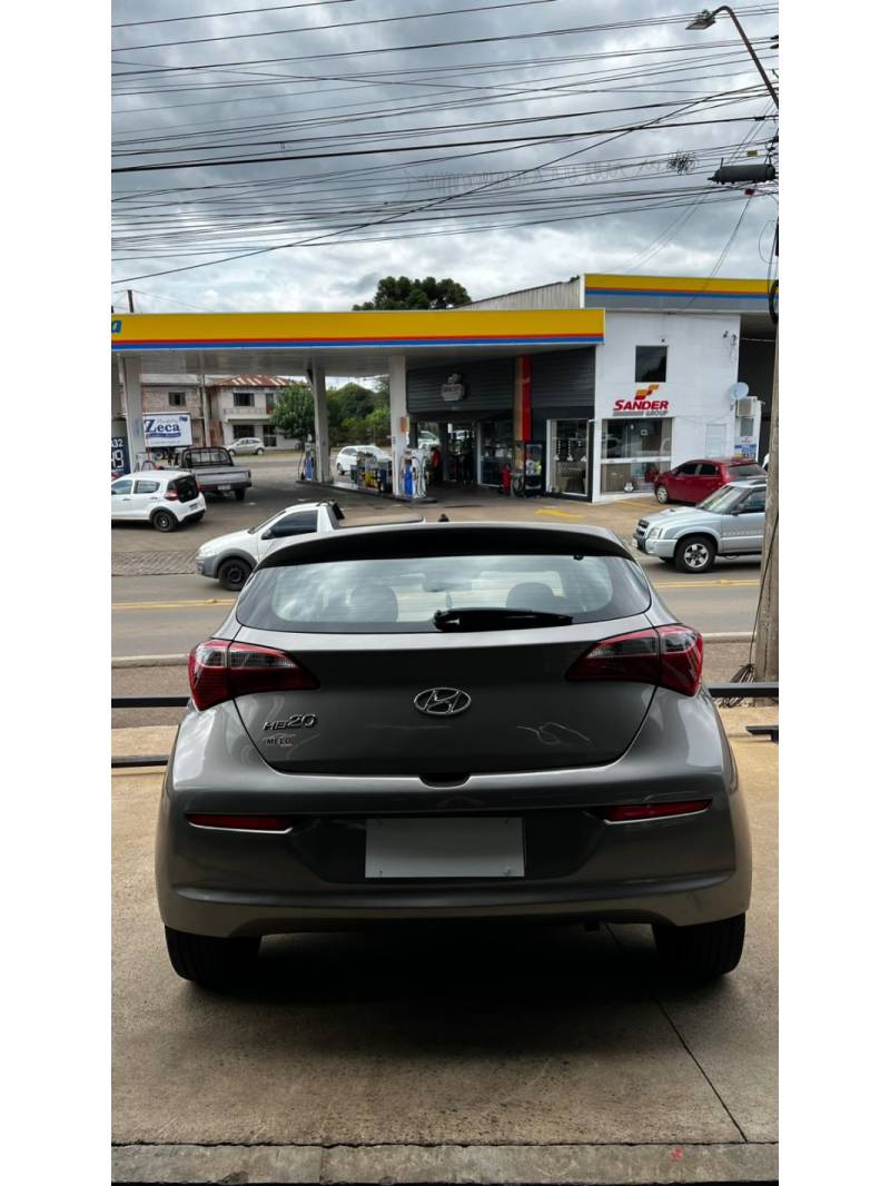 HYUNDAI - HB20 - 2016/2017 - Prata - R$ 53.900,00