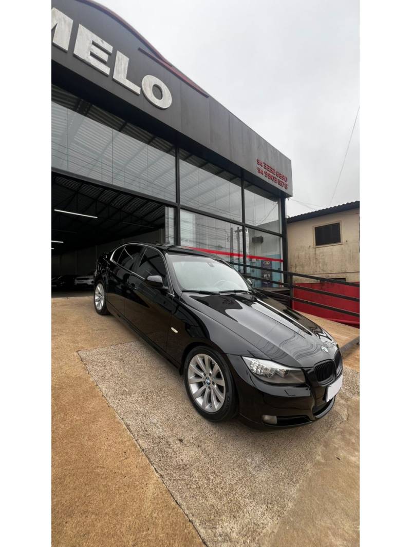 BMW - 325I - 2010/2011 - Preta - R$ 74.900,00