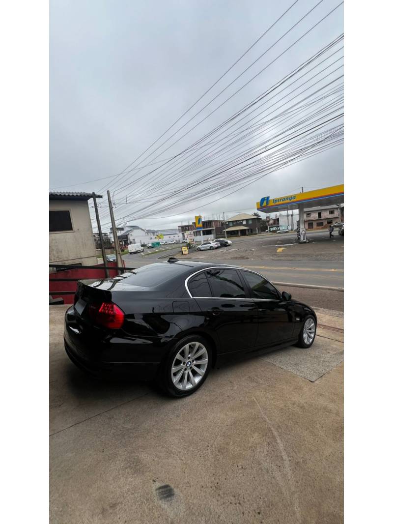 BMW - 325I - 2010/2011 - Preta - R$ 74.900,00