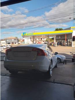 VOLVO - S60 - 2011/2011 - Branca - R$ 72.500,00
